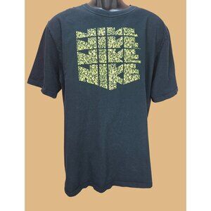 Nike Black T-Shirt XL - Yellow Graphic Print